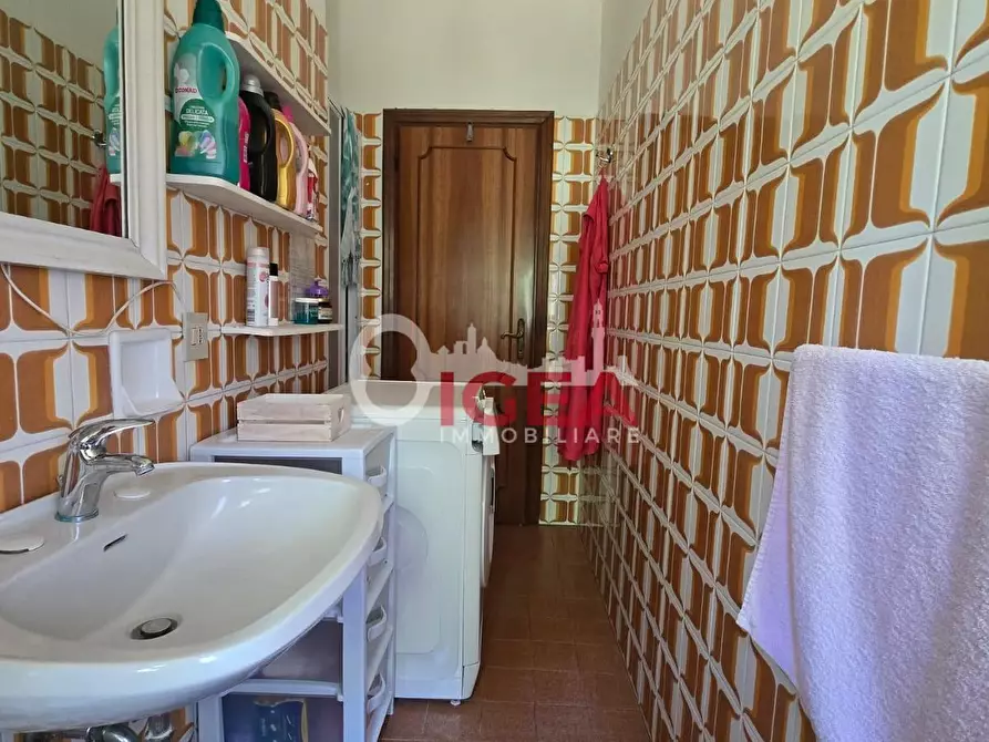 Immagine 42 di Appartamento in vendita  a Siena