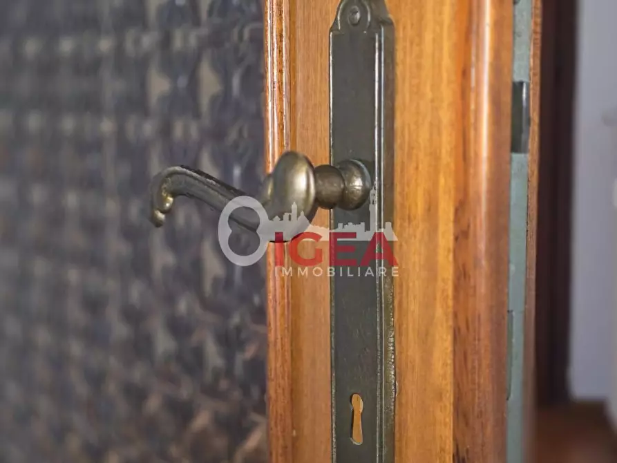 Immagine 35 di Appartamento in vendita  a Siena