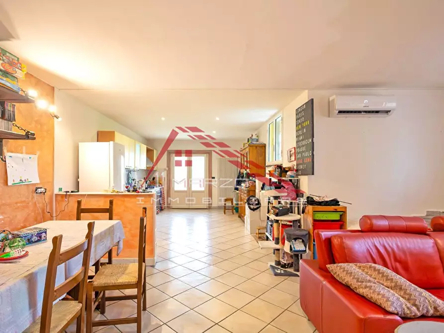 Immagine 18 di Villa in vendita  a Massa