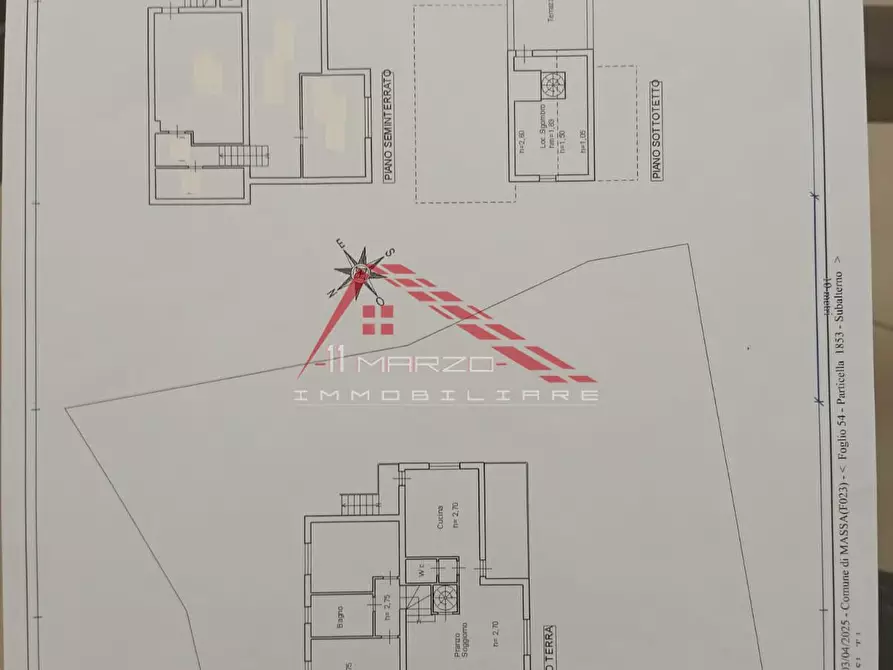 Immagine 32 di Villa in vendita  a Massa