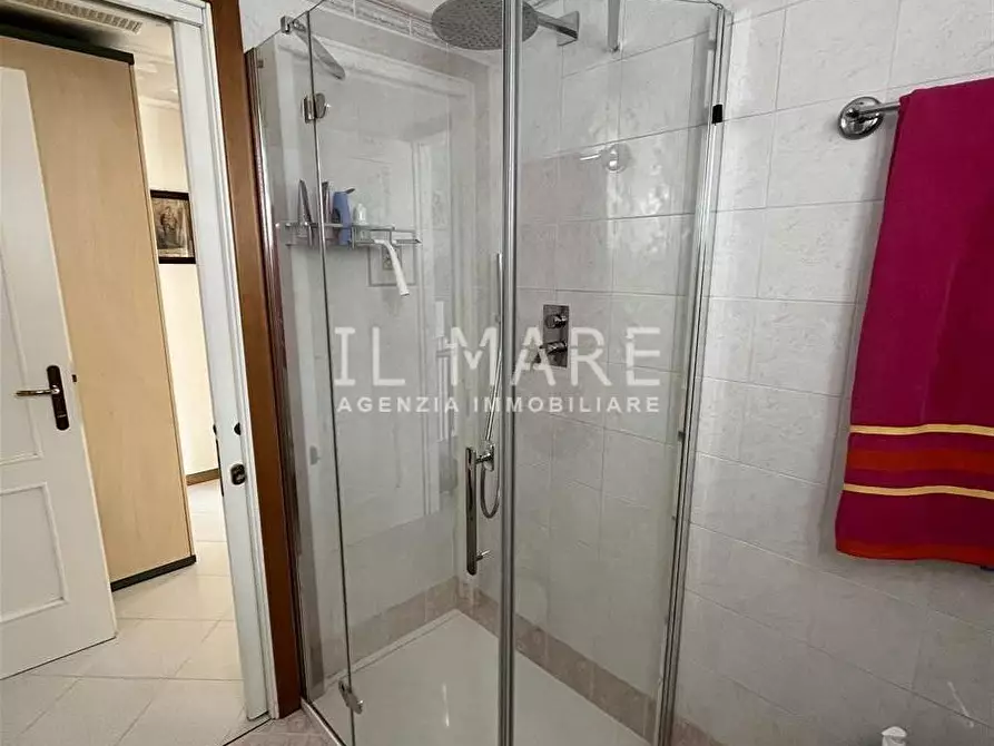 Immagine 21 di Appartamento in vendita  a Massa