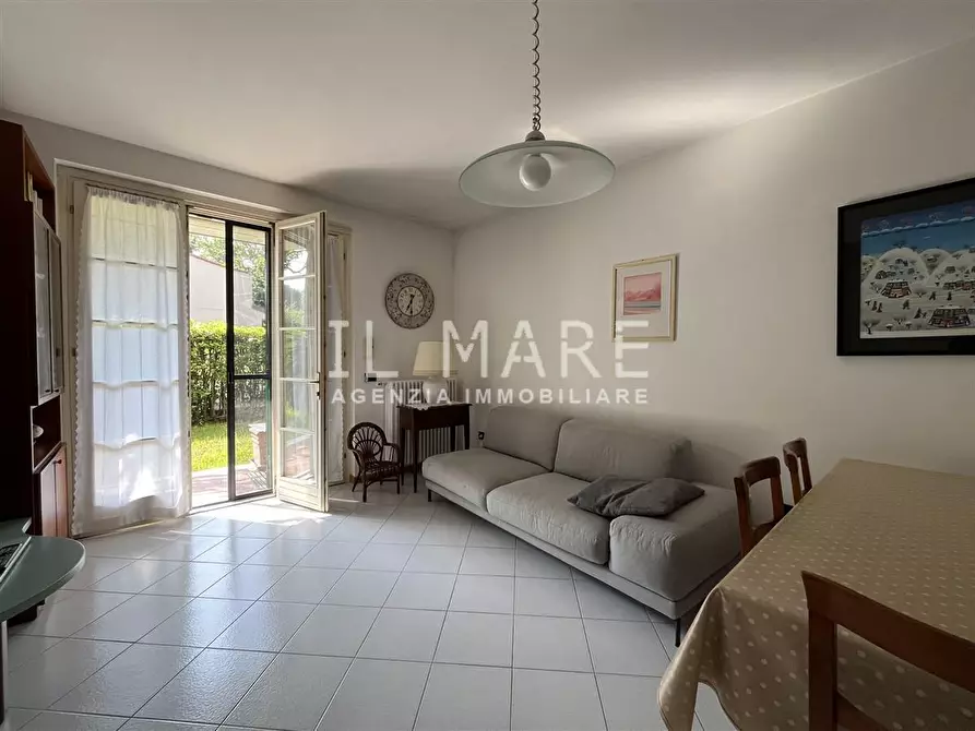 Immagine 10 di Appartamento in vendita  a Massa