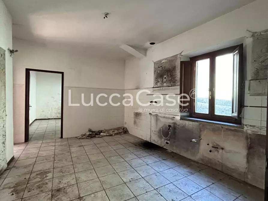 Immagine 22 di Appartamento in vendita  a Borgo A Mozzano