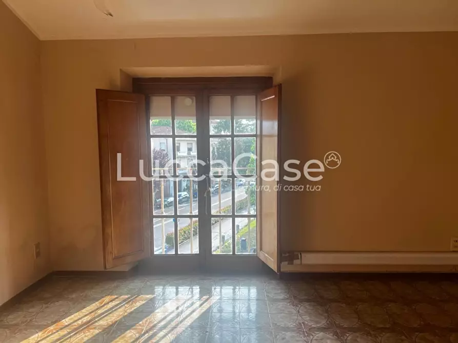 Immagine 4 di Appartamento in vendita  a Lucca