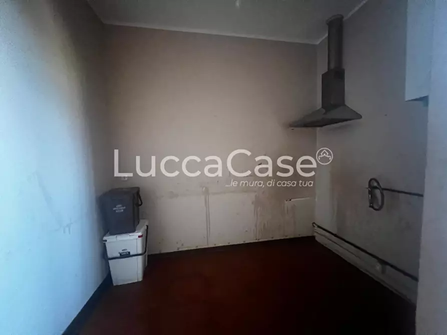 Immagine 8 di Appartamento in vendita  a Lucca