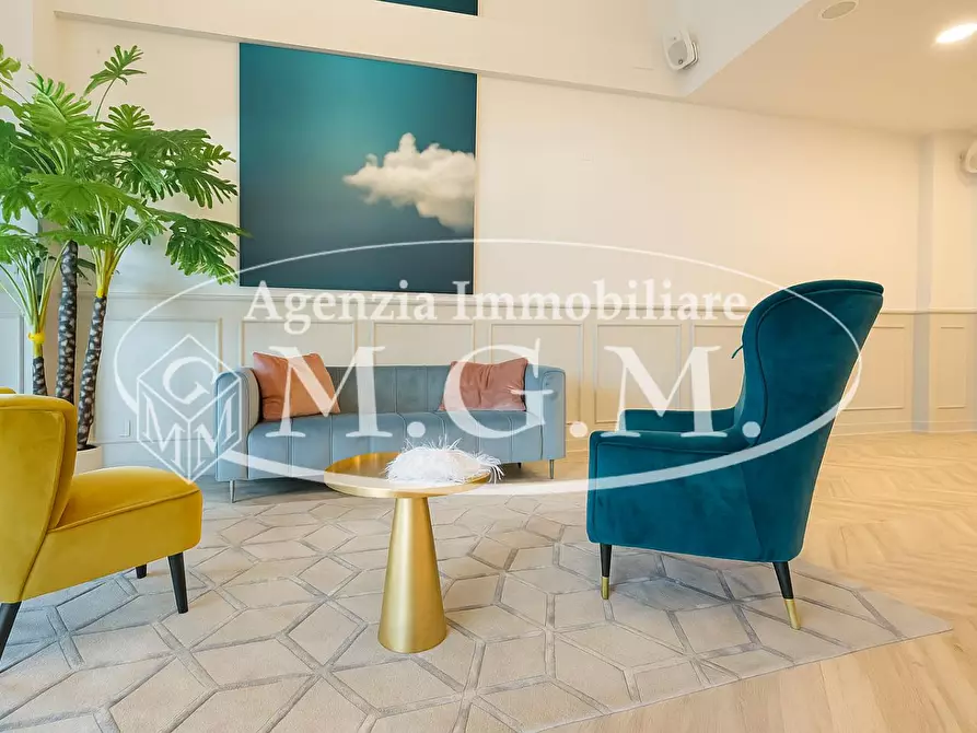 Immagine 4 di Locale commerciale in affitto  a Calcinaia