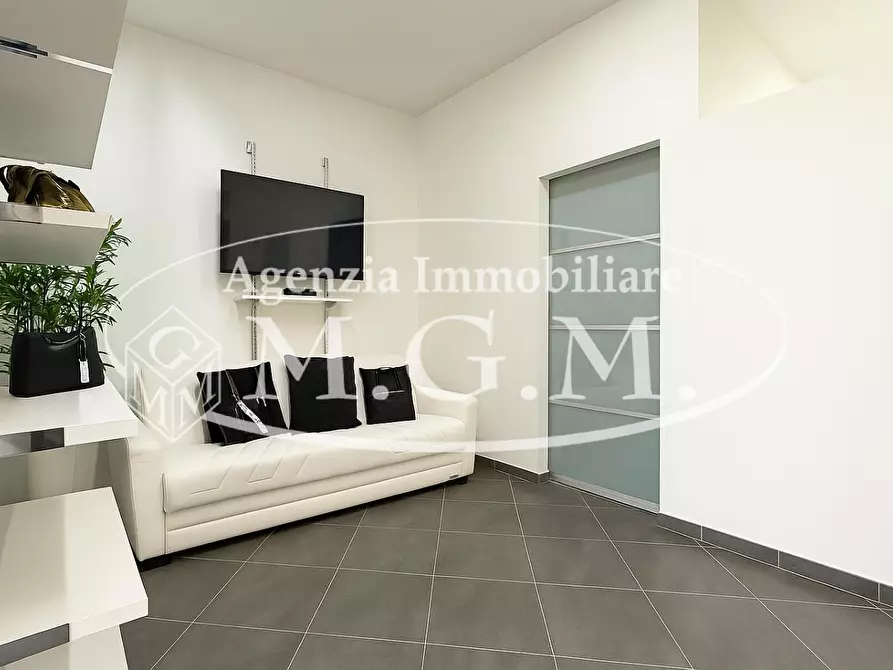 Immagine 6 di Ufficio in affitto  a Calcinaia