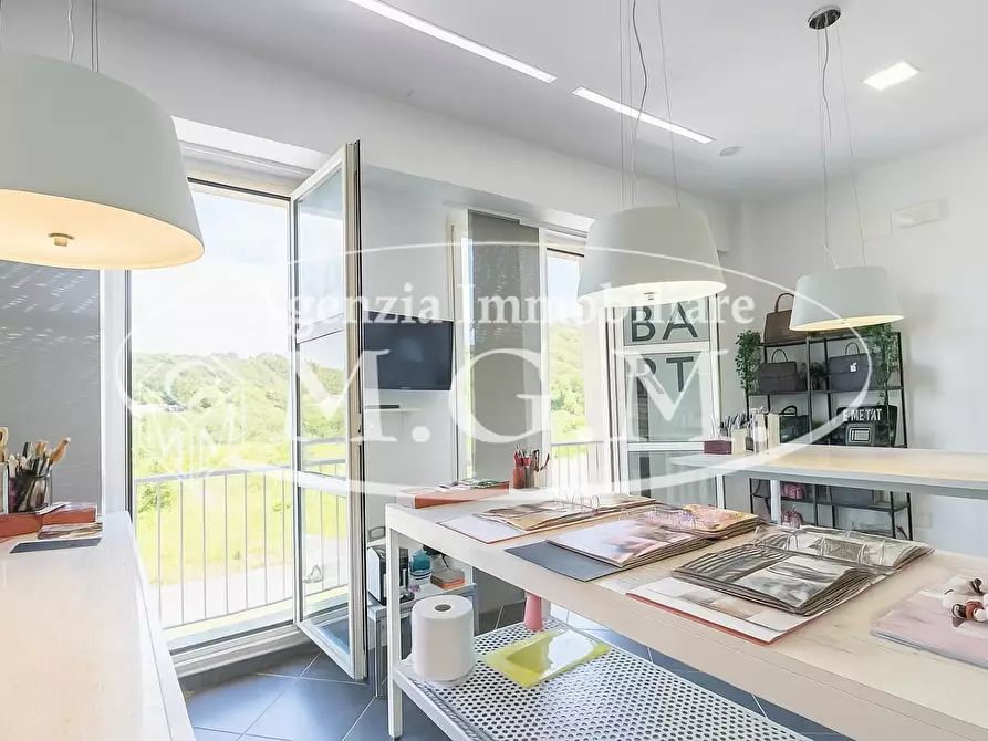 Immagine 8 di Ufficio in affitto  a Calcinaia