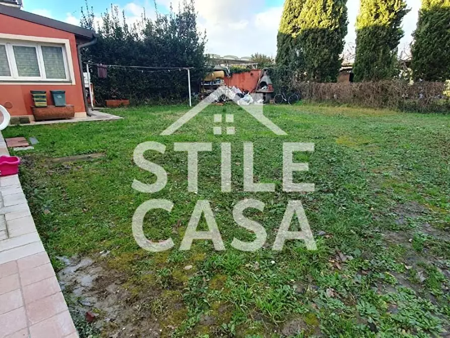 Immagine 4 di Terratetto in vendita  a Lucca