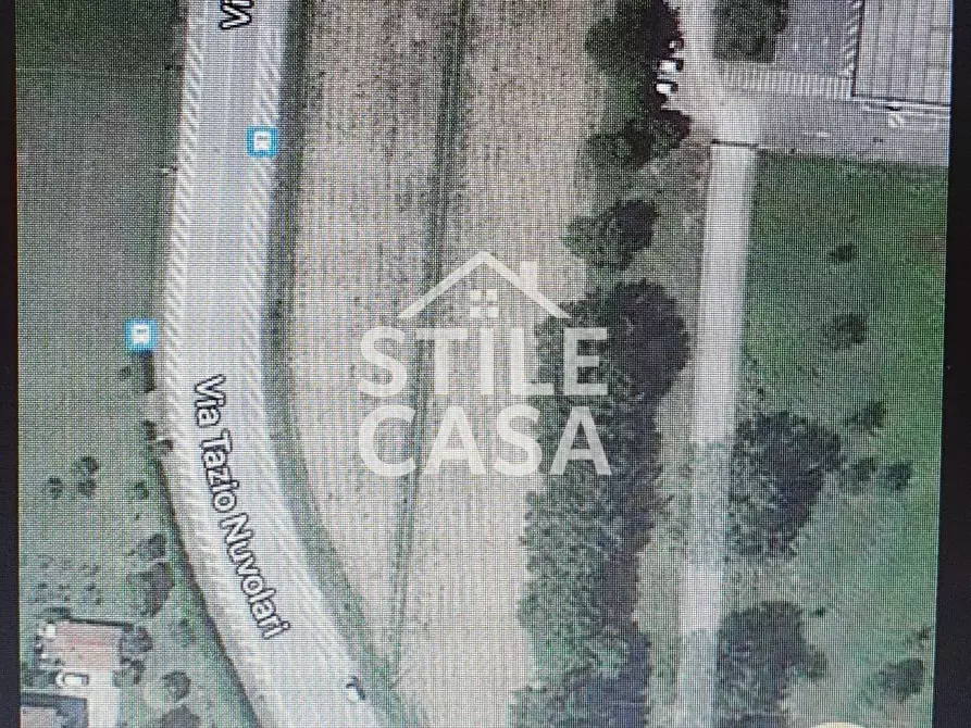 Immagine 1 di Terreno industriale in vendita  a Capannori