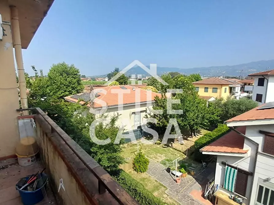 Immagine 16 di Appartamento in vendita  a Montecatini Terme