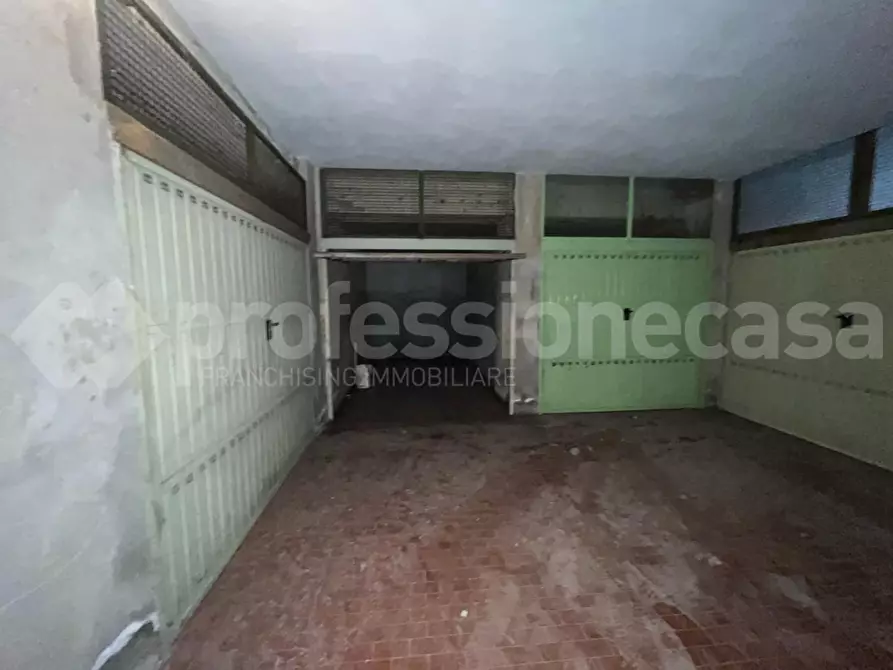 Immagine 9 di Garage in vendita  a Pisa