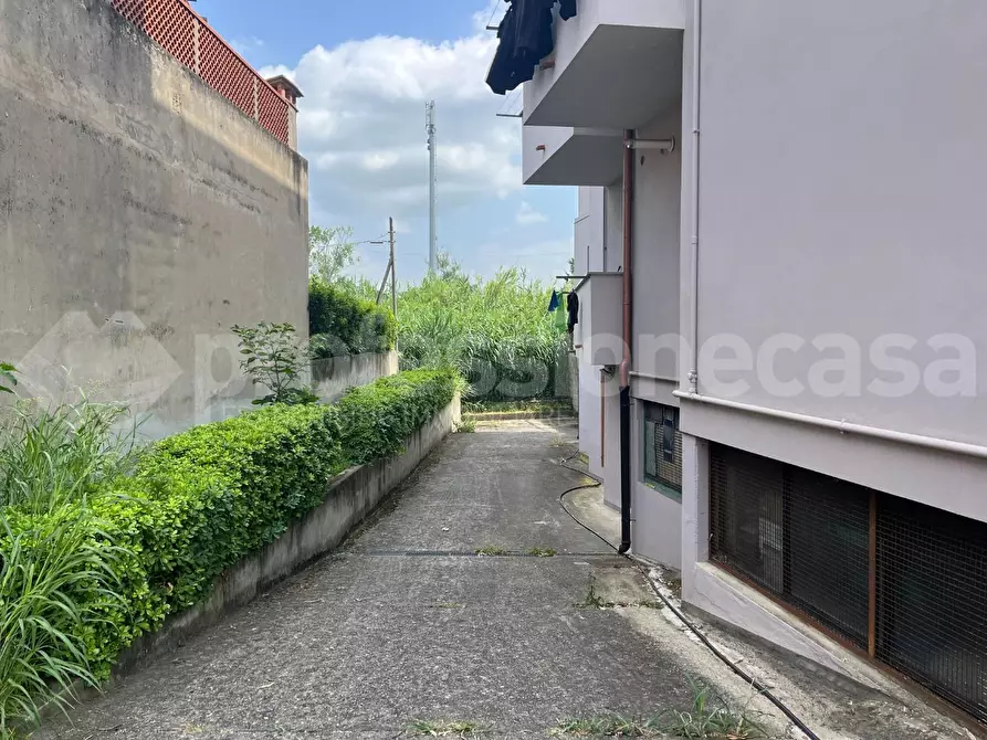 Immagine 2 di Garage in vendita  a Pisa