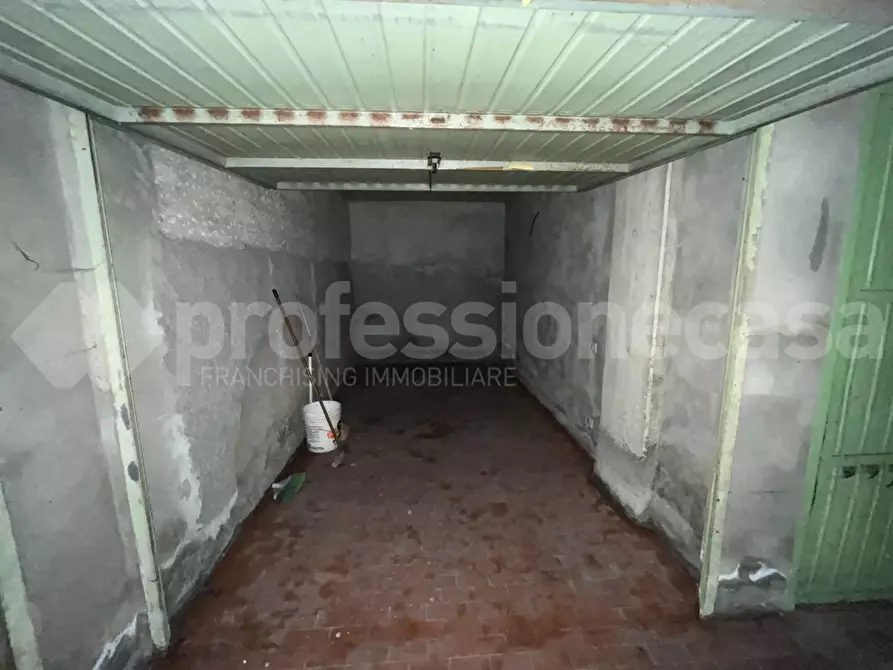 Immagine 11 di Garage in vendita  a Pisa