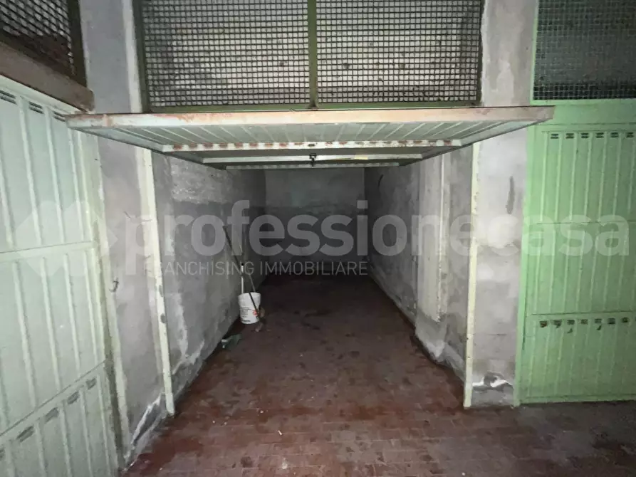 Immagine 10 di Garage in vendita  a Pisa