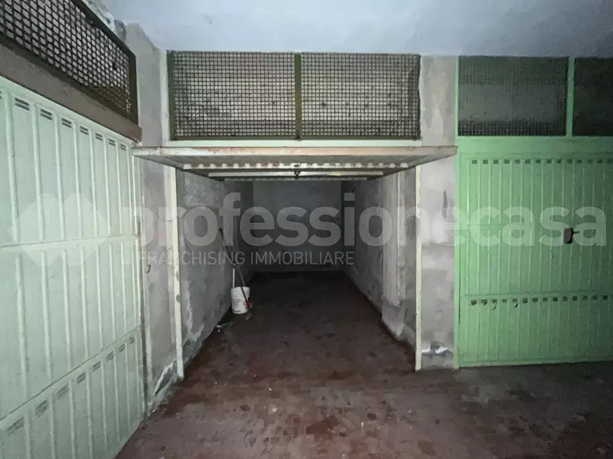 Immagine 8 di Garage in vendita  a Pisa