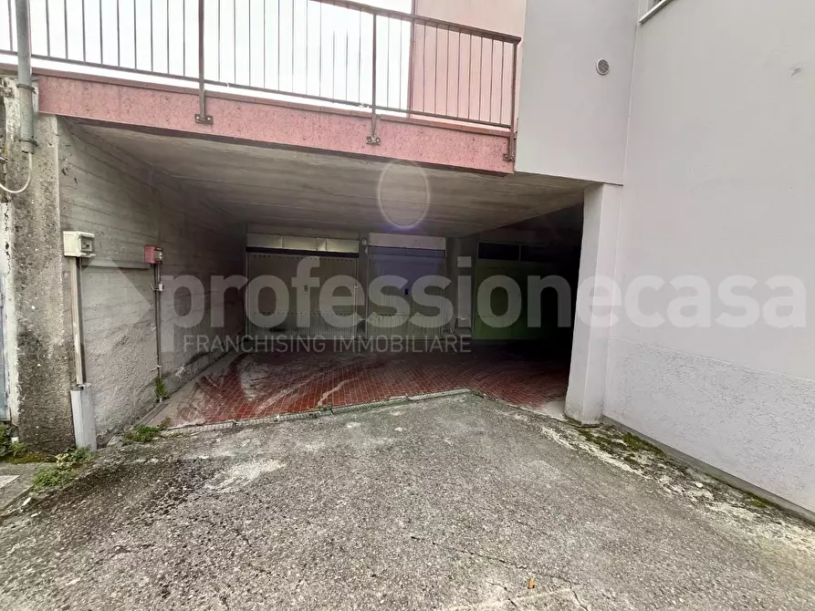 Immagine 4 di Garage in vendita  a Pisa