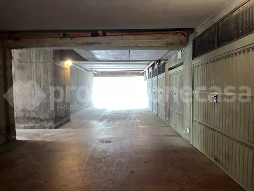 Immagine 16 di Garage in vendita  a Pisa