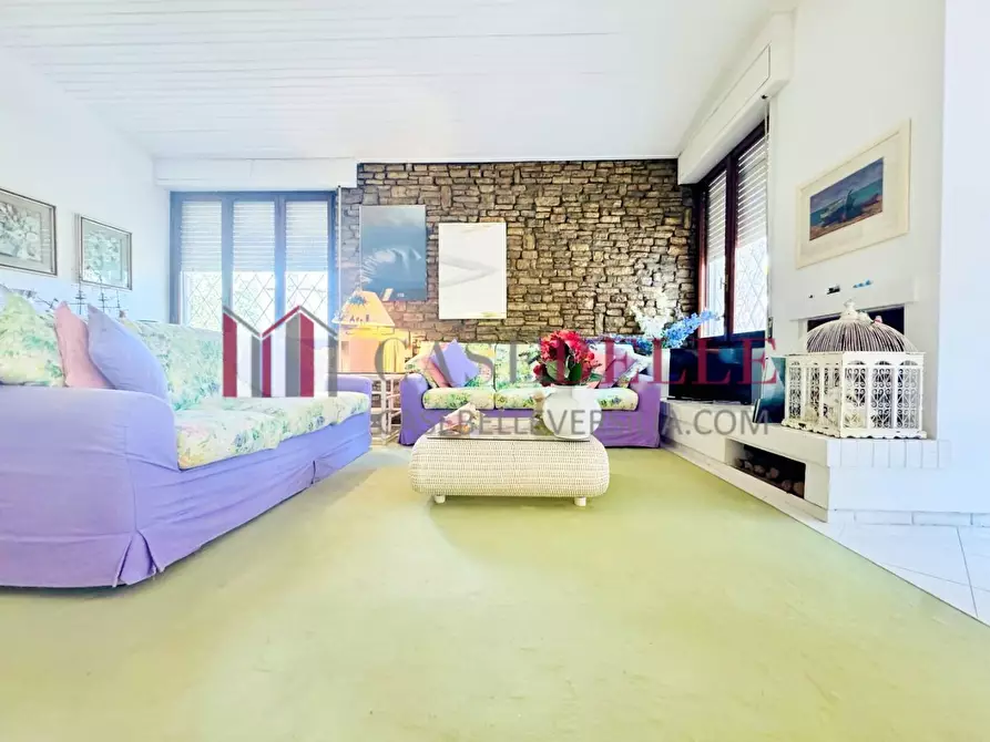 Immagine 2 di Casa indipendente in vendita  a Camaiore