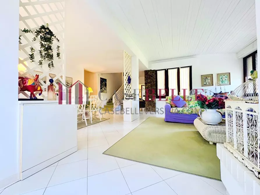 Immagine 12 di Casa indipendente in vendita  a Camaiore