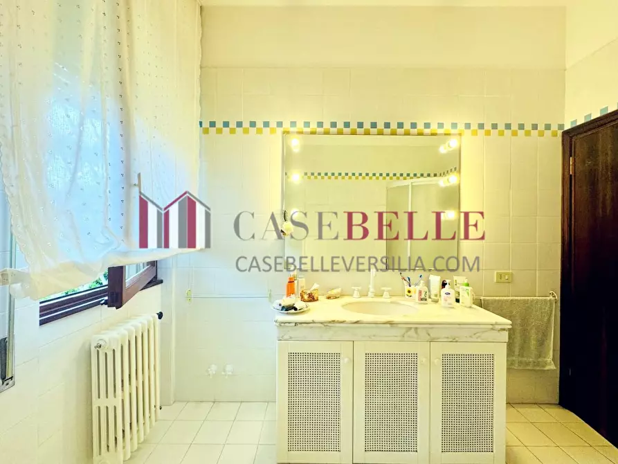 Immagine 53 di Casa indipendente in vendita  a Camaiore