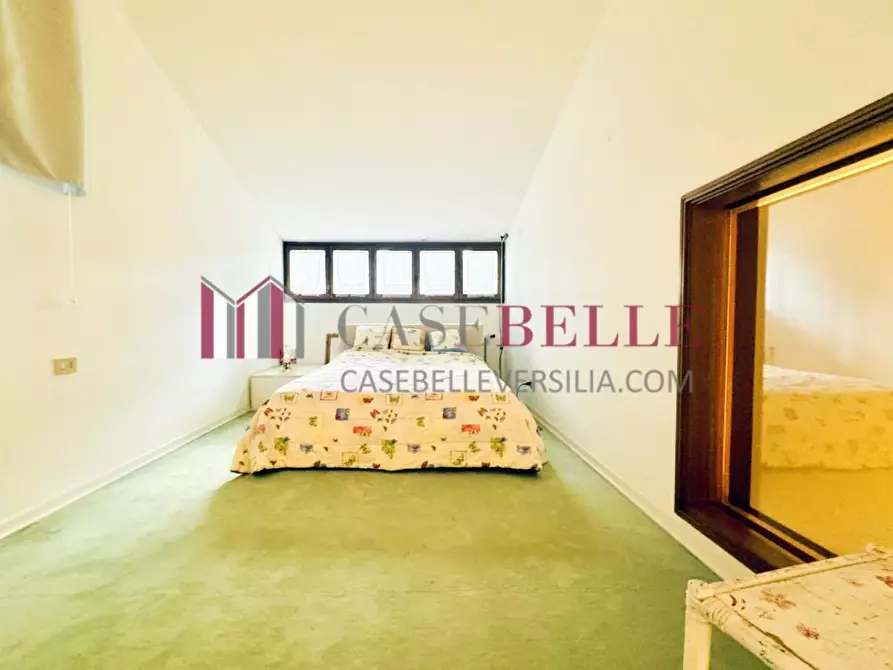 Immagine 37 di Casa indipendente in vendita  a Camaiore