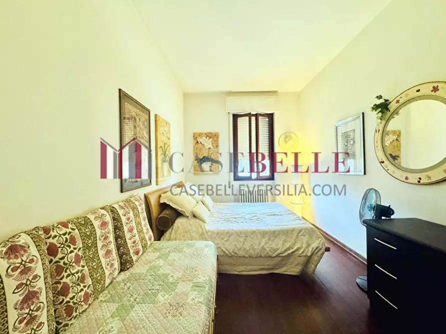 Immagine 43 di Casa indipendente in vendita  a Camaiore