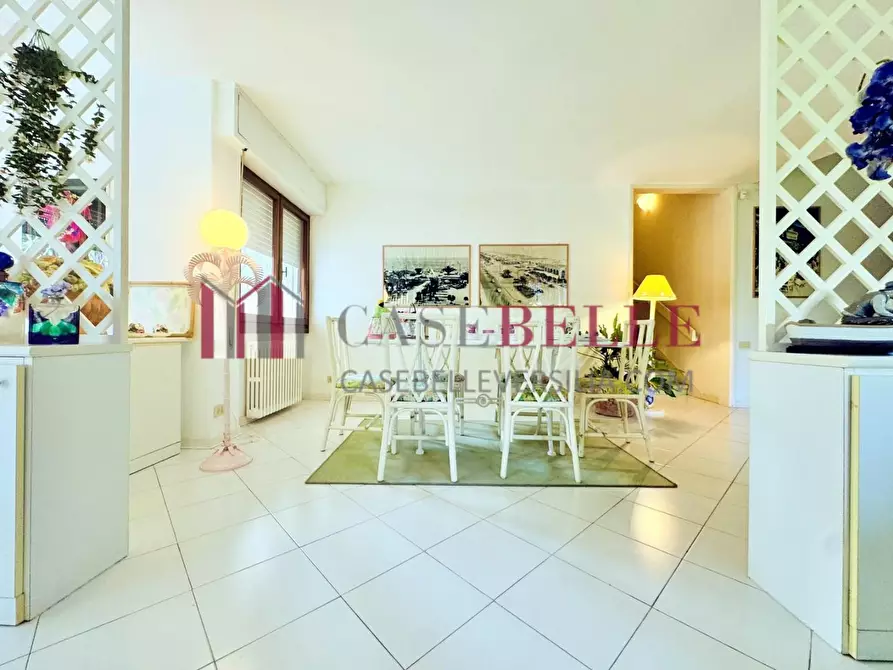 Immagine 13 di Casa indipendente in vendita  a Camaiore