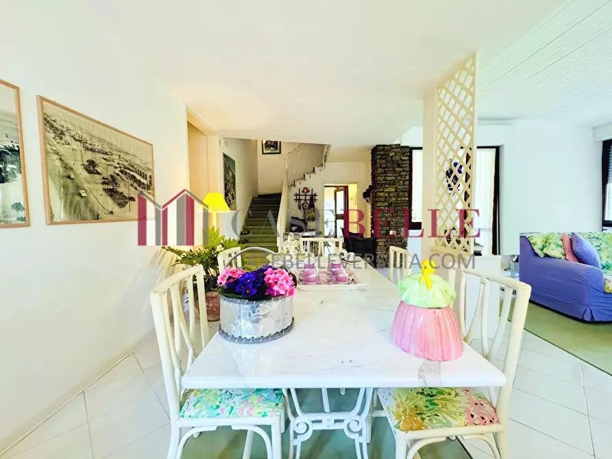 Immagine 14 di Casa indipendente in vendita  a Camaiore