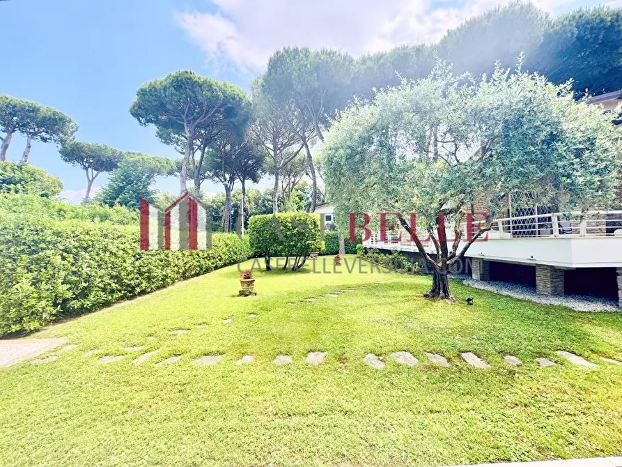 Immagine 75 di Casa indipendente in vendita  a Camaiore