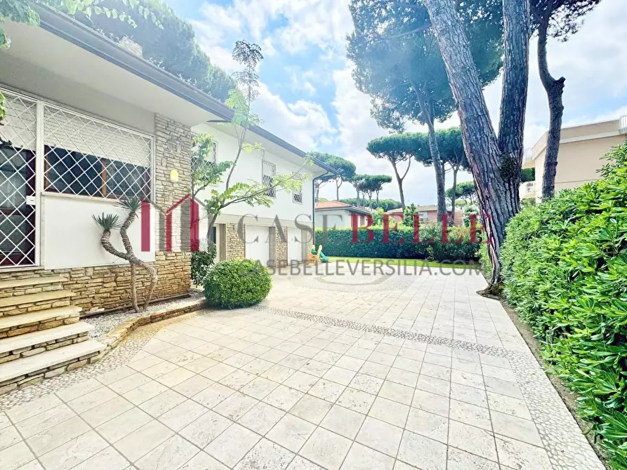 Immagine 76 di Casa indipendente in vendita  a Camaiore