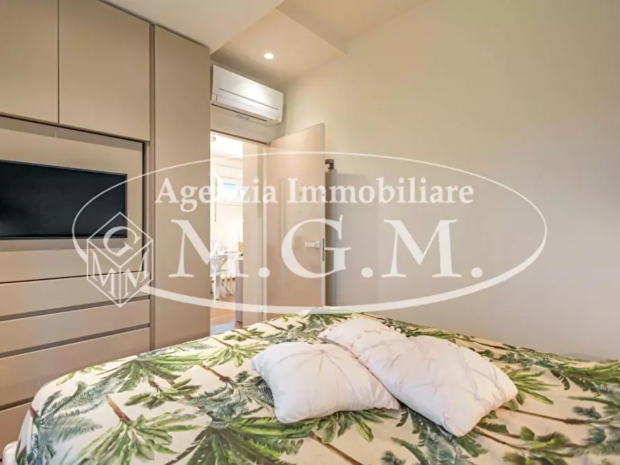 Immagine 14 di Appartamento in vendita  a Camaiore