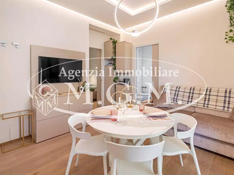 Immagine 8 di Appartamento in vendita  a Camaiore