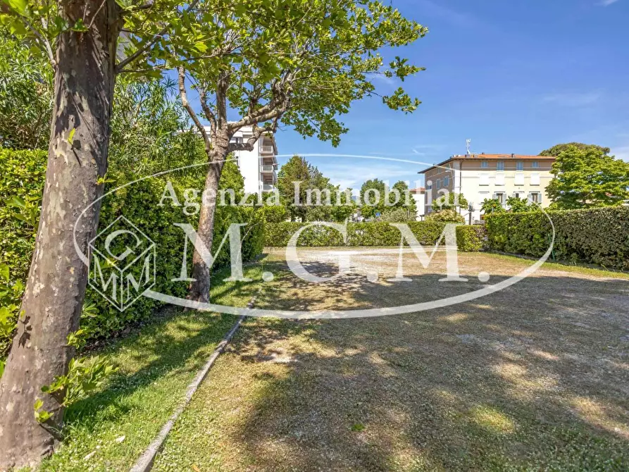 Immagine 34 di Appartamento in vendita  a Camaiore