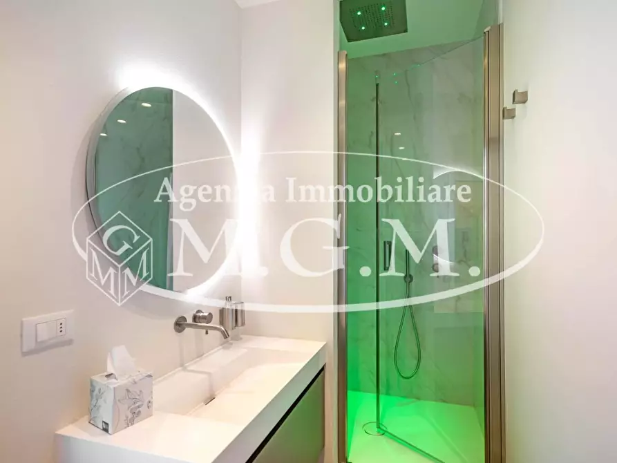 Immagine 9 di Appartamento in vendita  a Camaiore