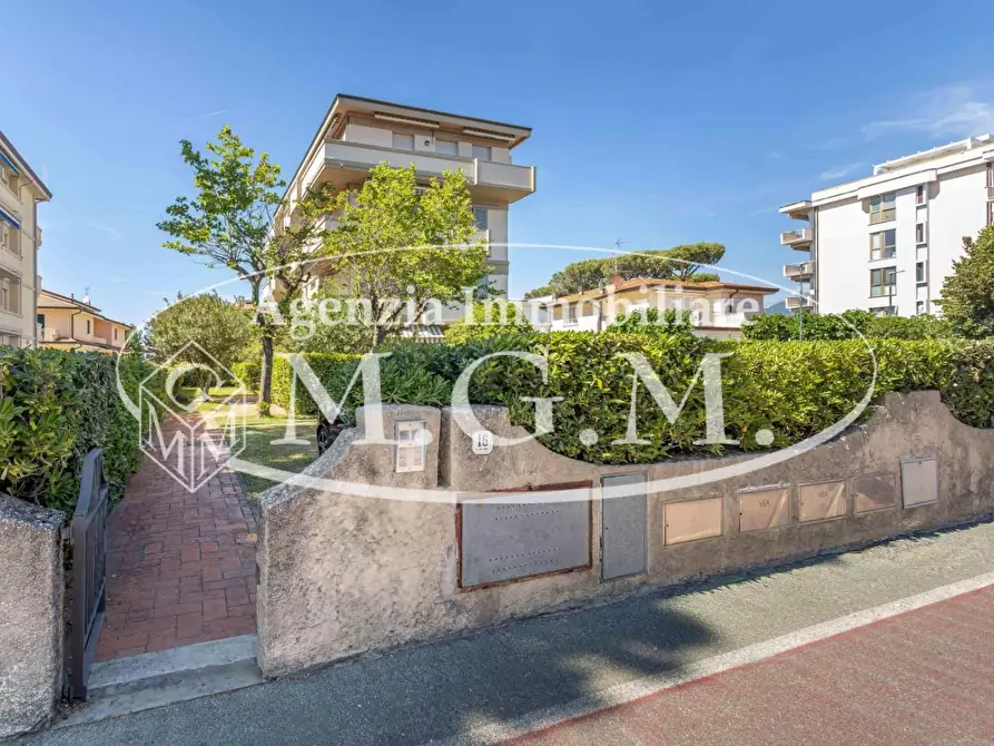 Immagine 32 di Appartamento in vendita  a Camaiore