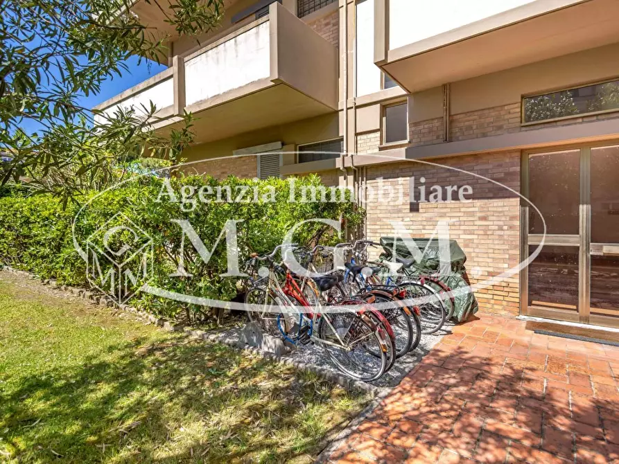 Immagine 35 di Appartamento in vendita  a Camaiore