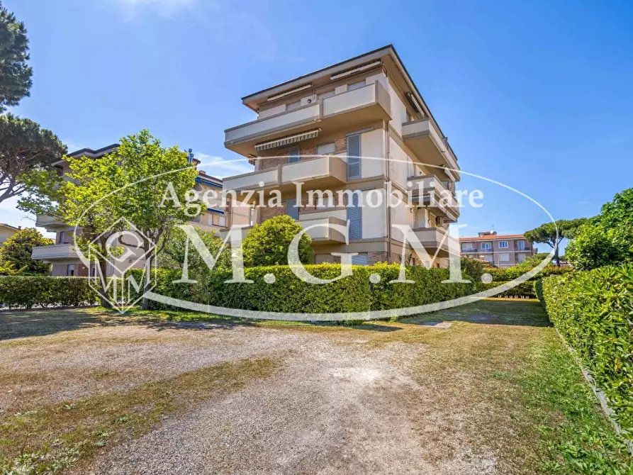 Immagine 30 di Appartamento in vendita  a Camaiore