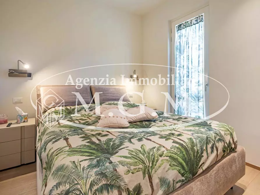 Immagine 12 di Appartamento in vendita  a Camaiore