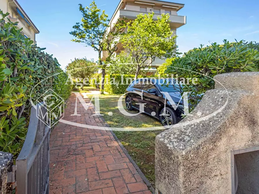 Immagine 33 di Appartamento in vendita  a Camaiore