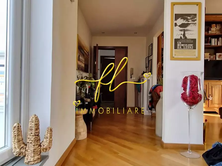 Immagine 11 di Appartamento in vendita  a Livorno