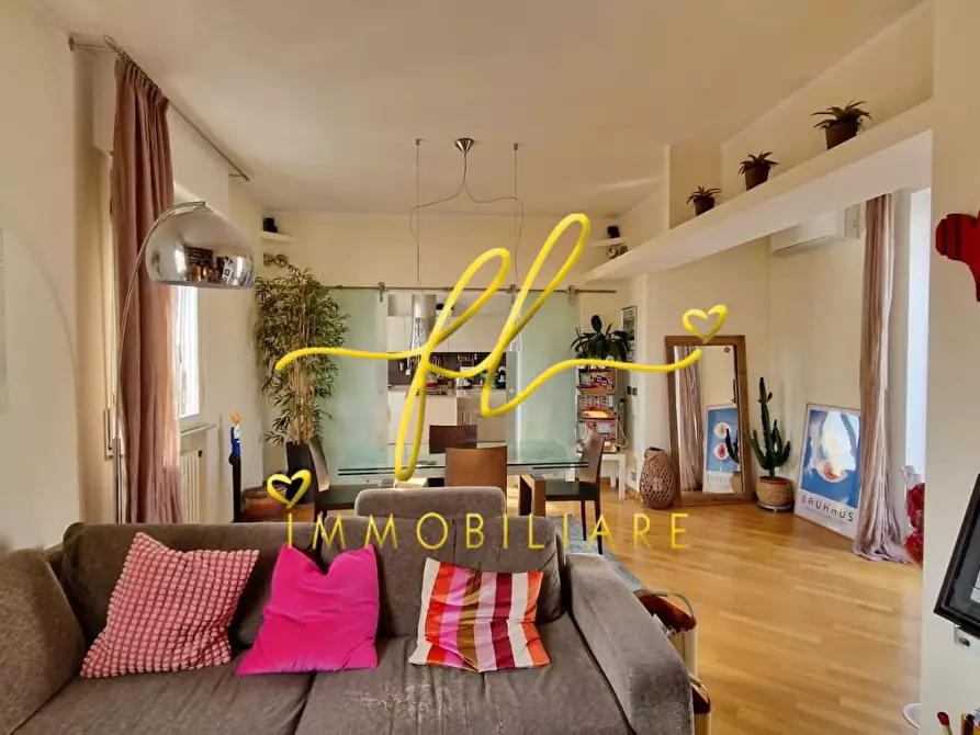 Immagine 2 di Appartamento in vendita  a Livorno