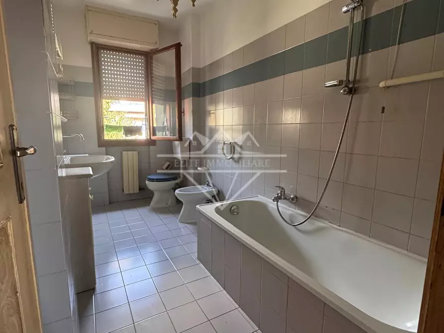 Immagine 23 di Appartamento in vendita  a Massa