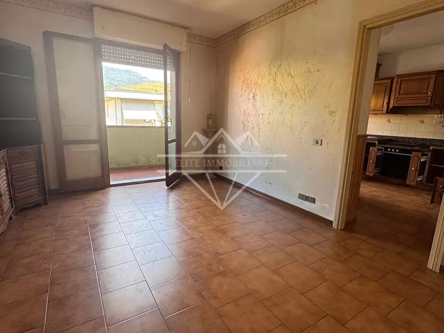 Immagine 3 di Appartamento in vendita  a Massa