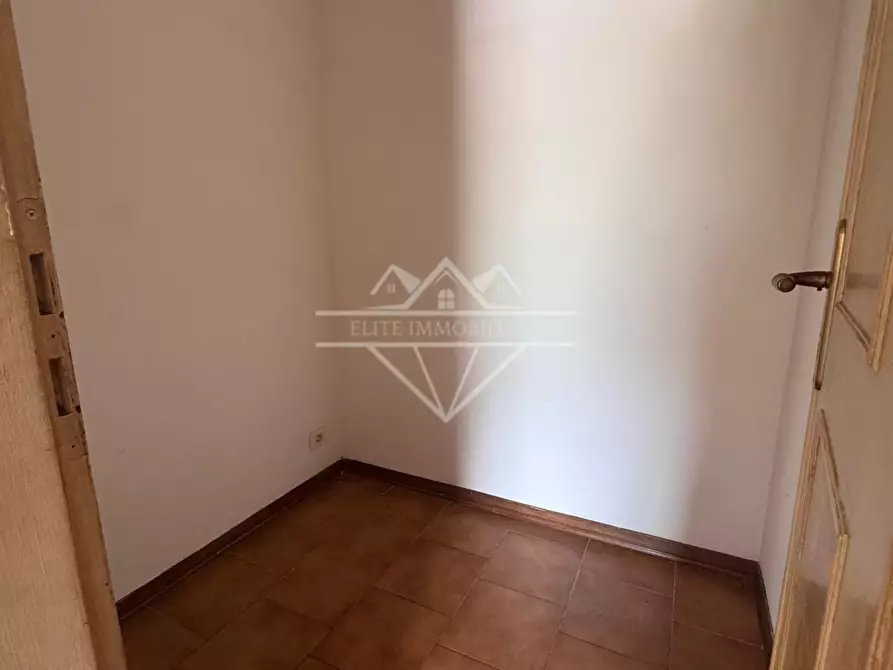 Immagine 12 di Appartamento in vendita  a Massa