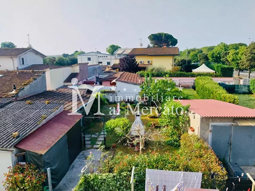 Immagine 19 di Appartamento in vendita  a Viareggio