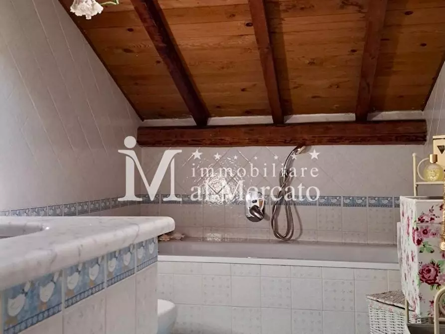 Immagine 17 di Appartamento in vendita  a Viareggio