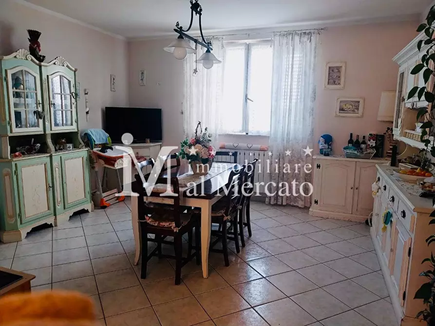 Immagine 3 di Appartamento in vendita  a Viareggio