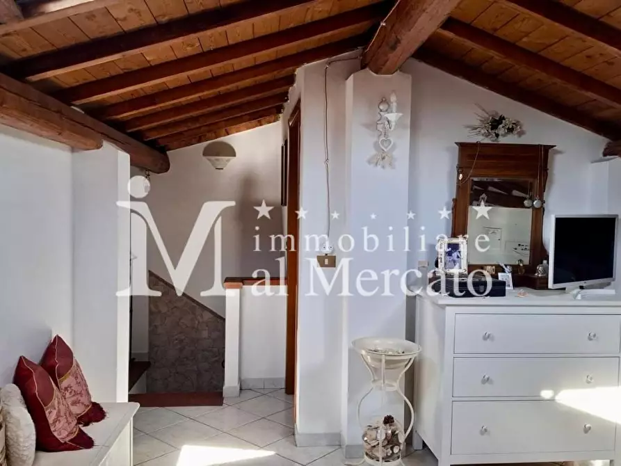 Immagine 15 di Appartamento in vendita  a Viareggio