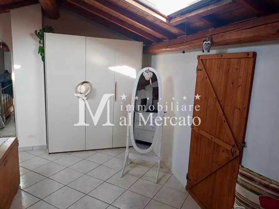 Immagine 11 di Appartamento in vendita  a Viareggio